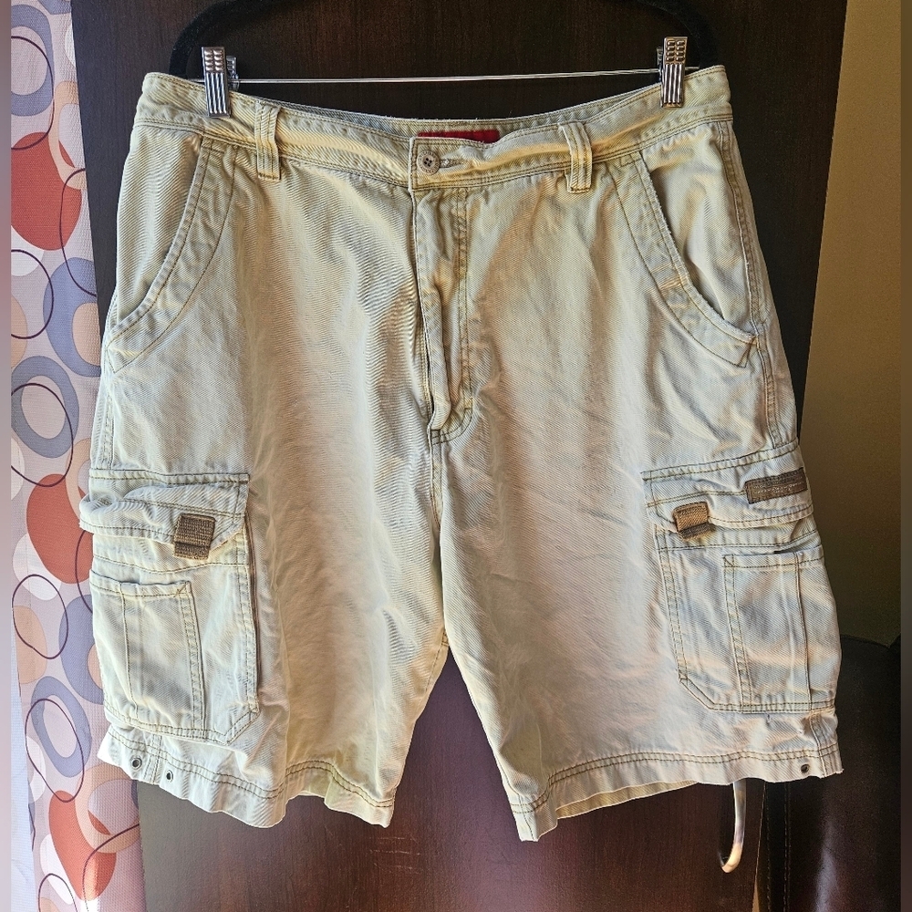 UNIONBAY Light Tan Distressed Cargo Shorts Size 38
